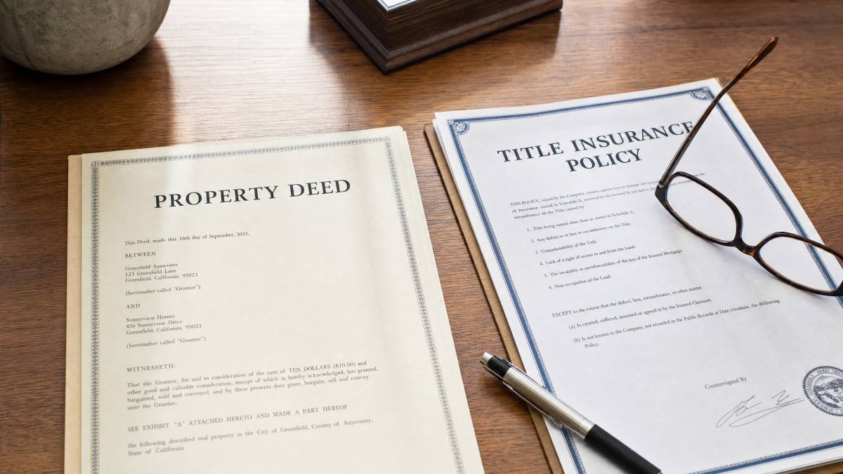 deed-vs-title-unpacking-property-ownership-concept-1